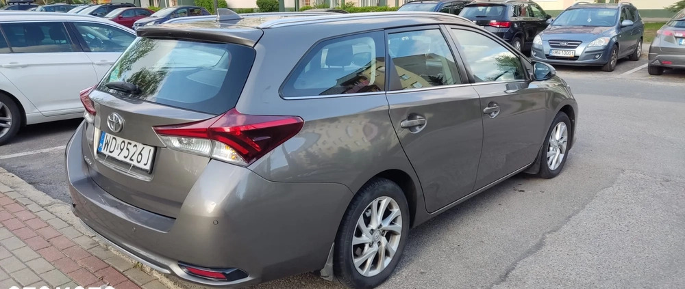 Toyota Auris cena 63750 przebieg: 102000, rok produkcji 2017 z Białystok małe 46